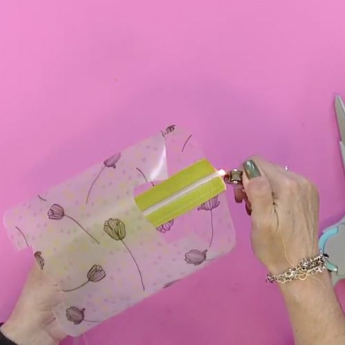Bolsa e nécessaire com material sintético ()