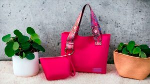 Bolsa e nécessaire com material sintético