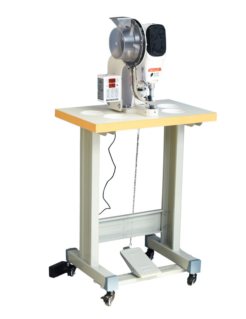 pregar Ilhós com Alimentação Automática