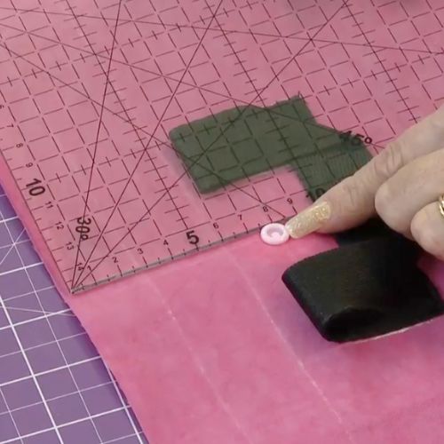 Mochila versátil com náilon amassado ()