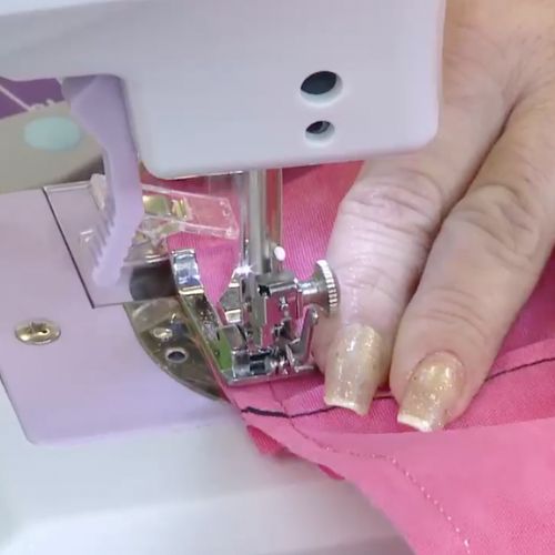 Mochila versátil com náilon amassado ()