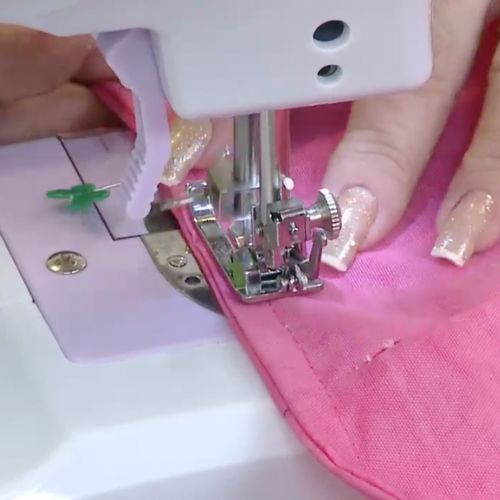 Mochila versátil com náilon amassado ()