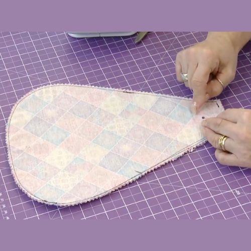 Mochila versátil com náilon amassado ()