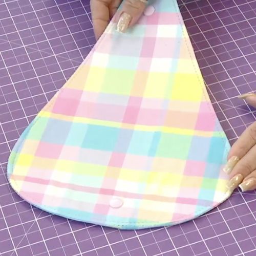 Mochila versátil com náilon amassado ()