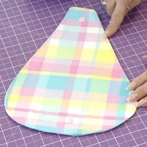 Mochila versátil com náilon amassado ()