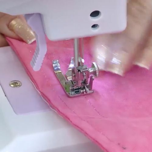 Mochila versátil com náilon amassado ()